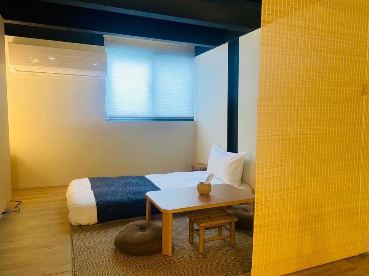捉鳳凰 台南百年老宅包棟導覽民宿系列catchphoenix Centennial Guesthouse Exterior foto